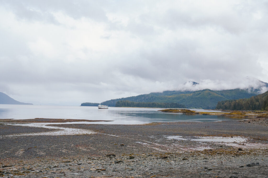 A view of the bay outside the Lake Eva trailhead.